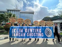 Bunga Terung Kaltim Lancarkan Aksi Kritik Pemprov, Keluhkan Pemanasan Iklim Akibat Penghancuran Hutan