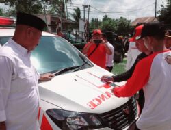 Serahkan Bantuan Mobil Ambulance Ke Warga Kelurahan Jahab, Bupati Kukar Harap Digunakan Semaksimal Mungkin