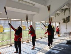 OPD Turun Tangan Sapu Bersih Stadion Aji Imbut Jelang Kukar Land Festival