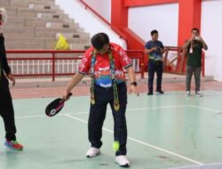 Pukulan Bola Pertama Oleh Sekda Kukar