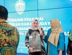 Hisak Tangis Purna Tugas 21 PNS Disdikbud Kaltim