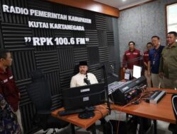 Bupati Kukar Lantik Dewan Pengawas Radio Pemerintah Kabupaten Kukar