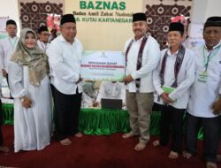 Bupati Kukar Serahkan Zakat Mal ke BAZNAS Kukar