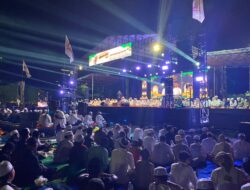 Puluhan Ribu Jamaah Tumpah Ruah Di Kukar Bersholawat Jilid Tiga