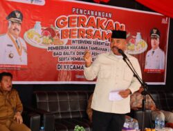 Bupati Kukar Canangkan Gerakan Bersama Pemberian Makanan Tambahan Bagi Balita Dan Pembagian Kartu BPJS Kesehatan Di Muara Wis