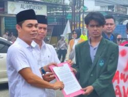 Winardi Dan Joni Alla Padang Kunjungi Massa Aksi Kawal Putusan MK