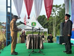 Bupati Kutim Tekankan Kesuksesan Visi Daerah Usai Lantik Kepala Desa Dan Anggota BPD Desa Bangun Jaya dan Desa Bukit Harapan